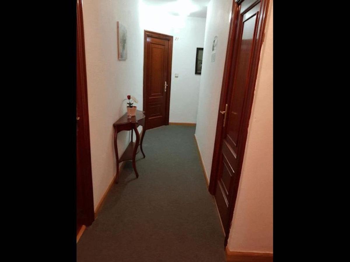 Room In Lodge - Double And Single Room - Pension Oria 2 Luarca Exterior foto